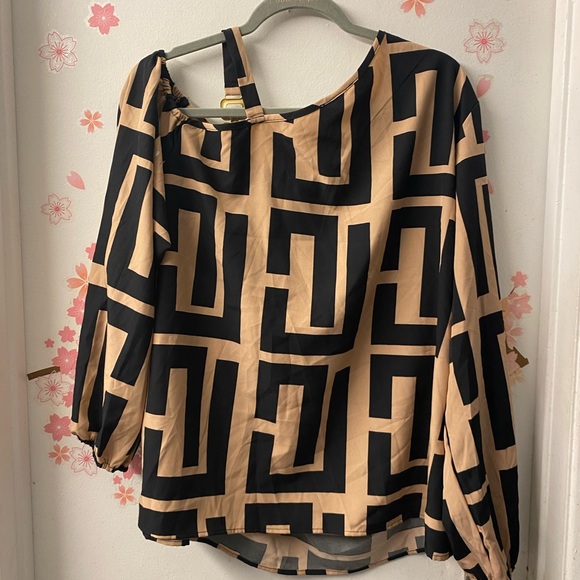 SHEIN Black and Tan Geometric Blouse - Picture 6 of 8
